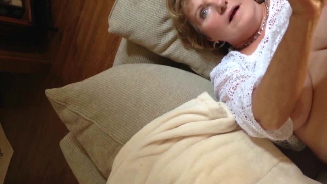 Busty Rita Pt1 - TacAmateurs