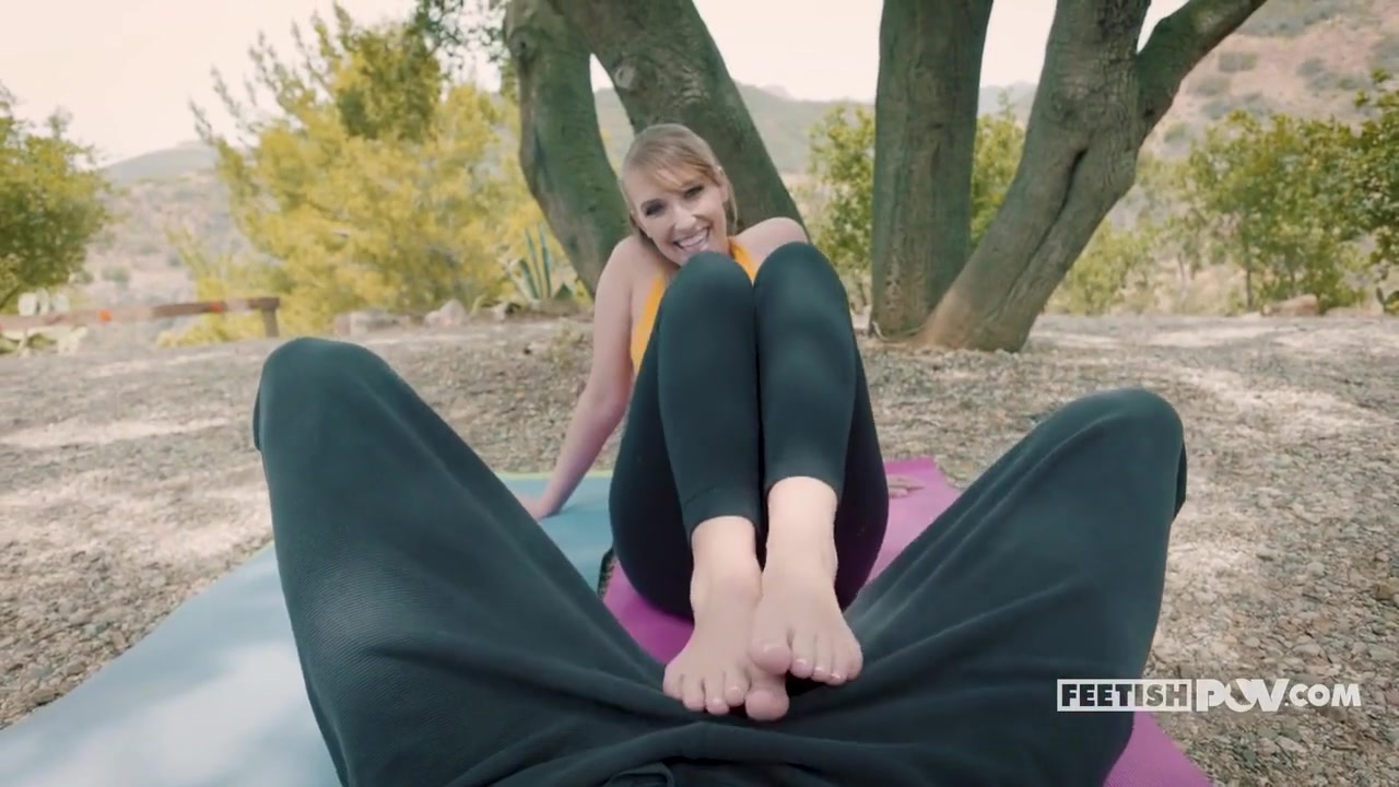 Yoga Booty Yoga Feet With Harley Jade