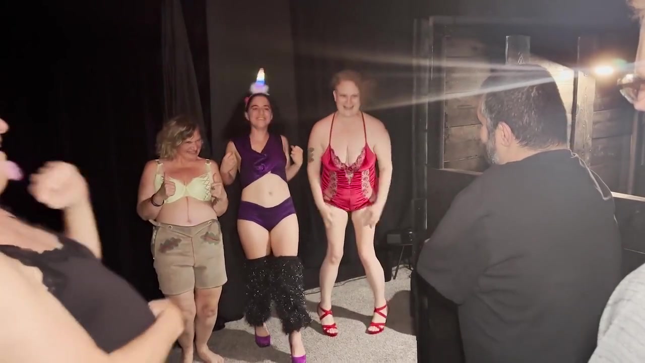 Willy Wanka And The Cocklet Factory: Oompa-loompas Through The Gloryhole -cliff Media With Vanessa Cliff