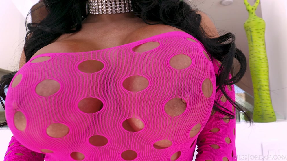 August Taylor Busty Slut Gets Massacred By Mandingo - Exclusive Scene - JulesJordan