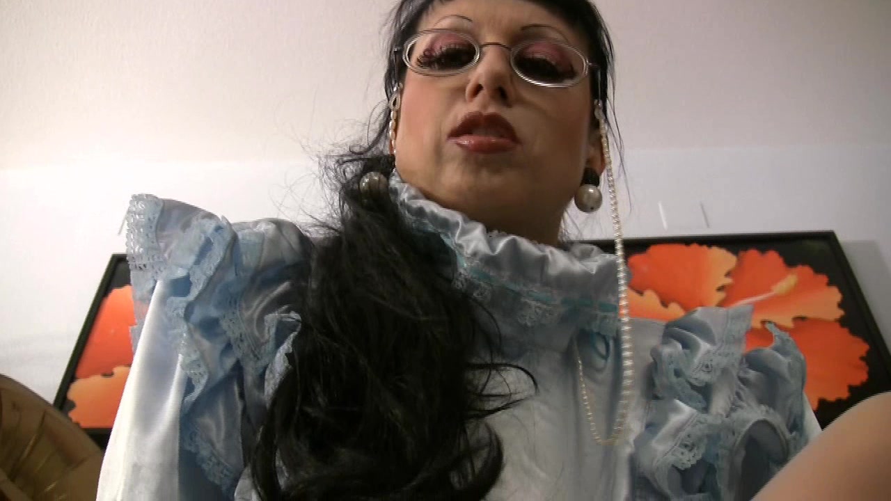 Trinity-Productions: Shiny Nanny And A Book 2