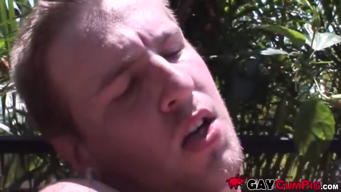 Handsome Twink Deepthroats Throbbing Cocks In Kinky Threeway