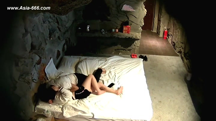 Hackers use the camera to remote monitoring of a lover's home life.266