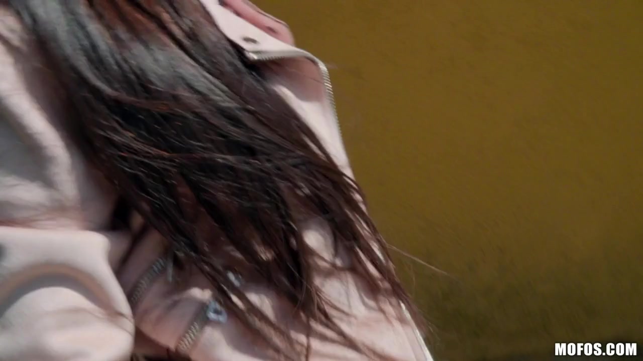 Cassie Right in Brunette Babe's Public Fuck - PublicPickups
