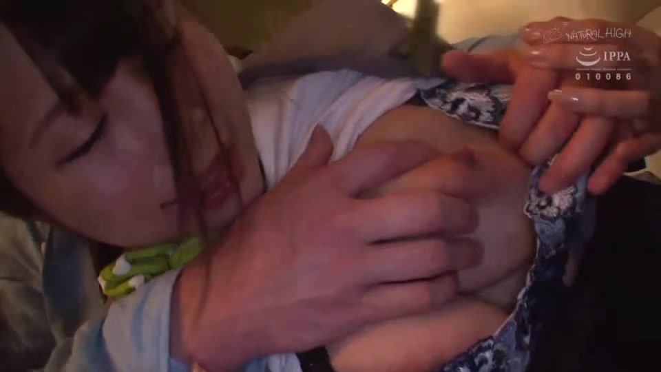 05724 Beautiful cabin attendant raped on the plane