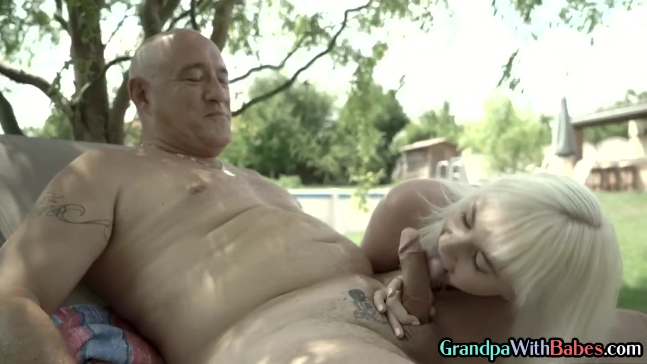 Old perv fucks 21yo slut outdoor after BJ and pussyfingering