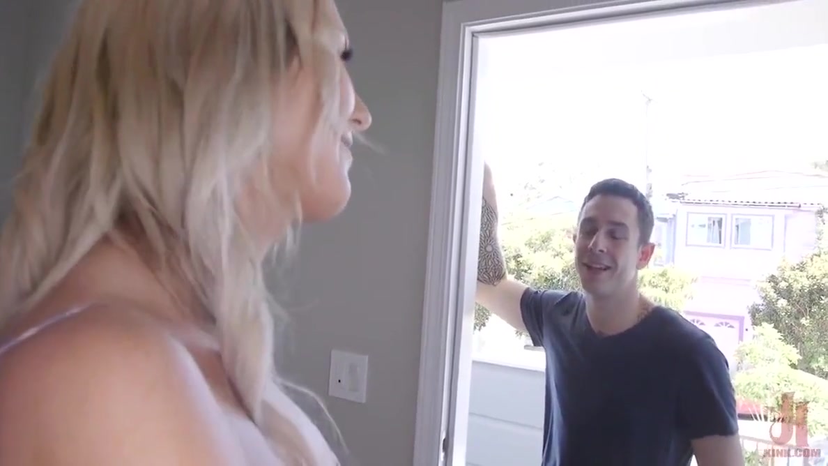 My Slutty Stepsister Uses Stepsisters - Corbin Dallas, Kayleigh Coxx And Cherry Torn
