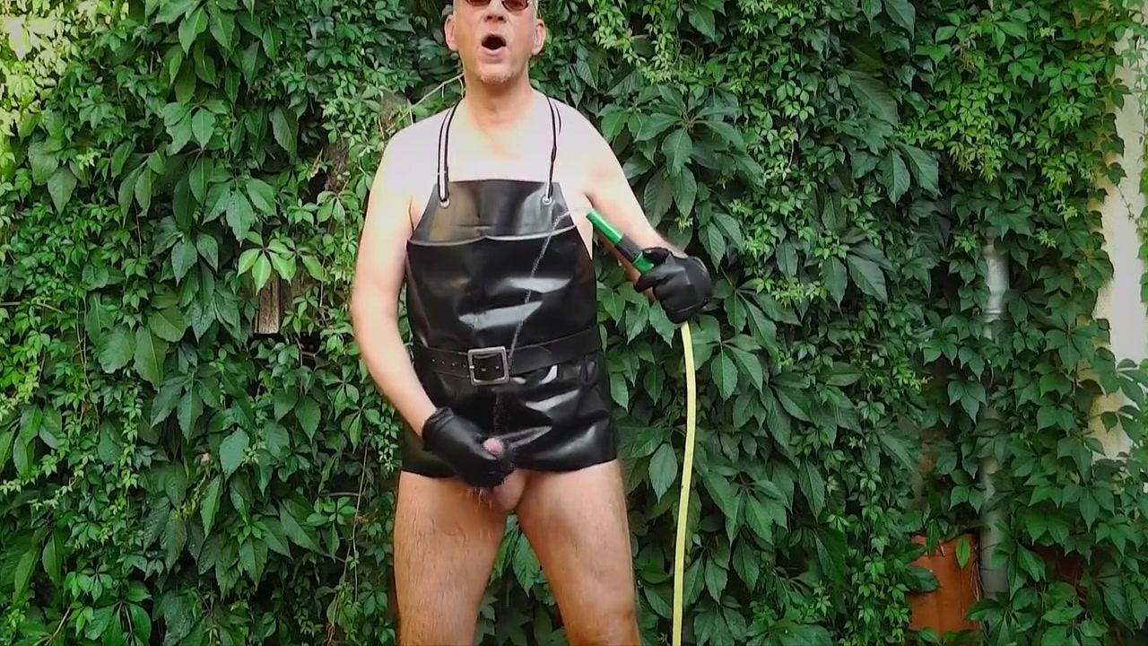 The Horny Rubber Gardener 26 (wet Play & Piss)