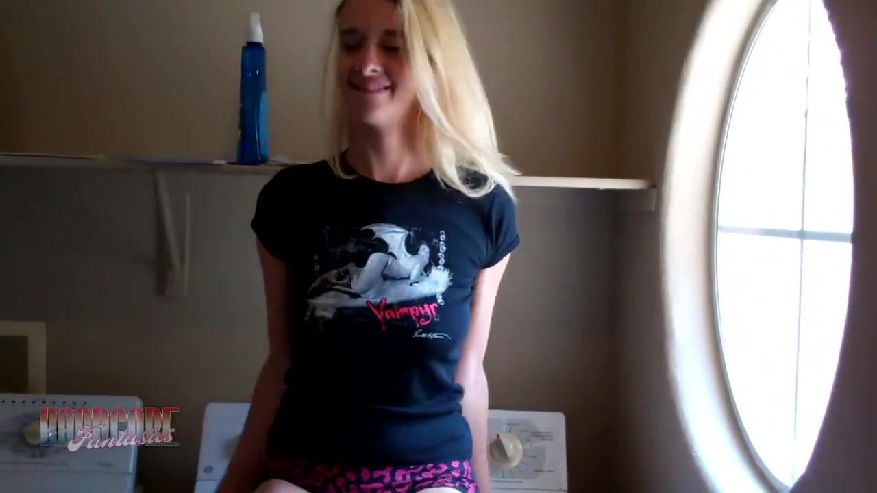 Aurora Doing The Laundry - HeavenlySmut