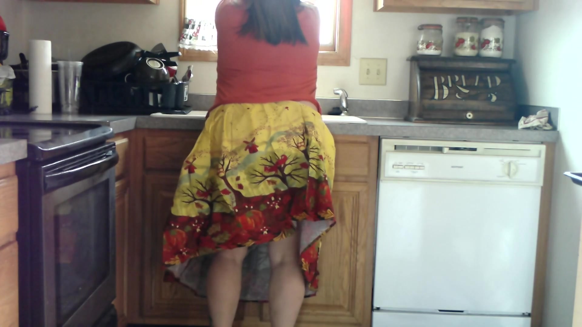 Sexy Bbw Thanksgiving Step mom Bakes Cookies - Sexynebbw
