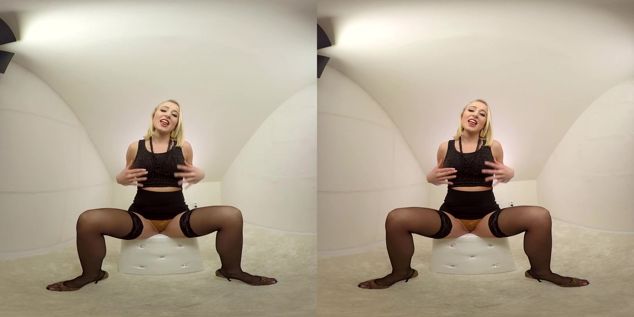 256 - Gianna Ray - Petite Blonde Solo Model Striptease Toying