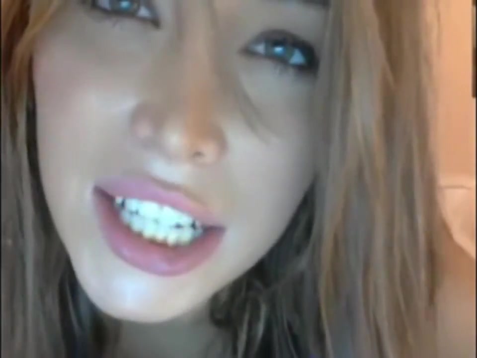 blonde TS take up with the tongue Her cumshot