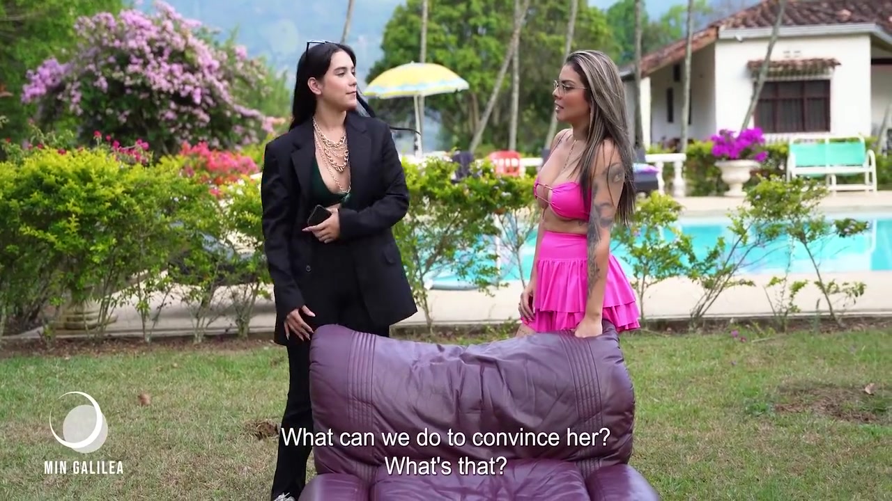 I Suck My Clients Pussy To Talk To Her About Buying The Farm Ft Sofia Larson - Min Galilea