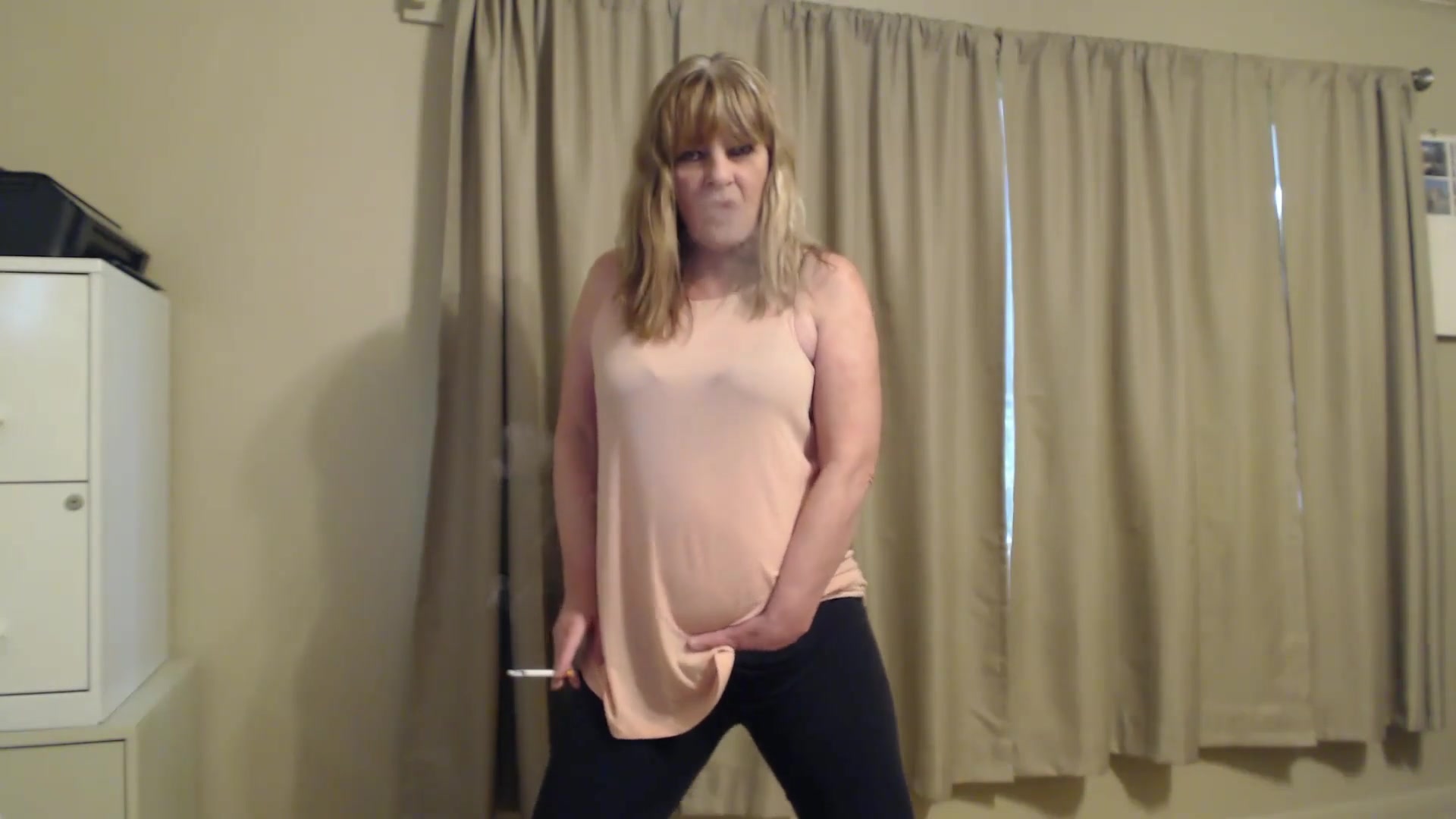 Smoking MILF Dildo Fuck - TacAmateurs