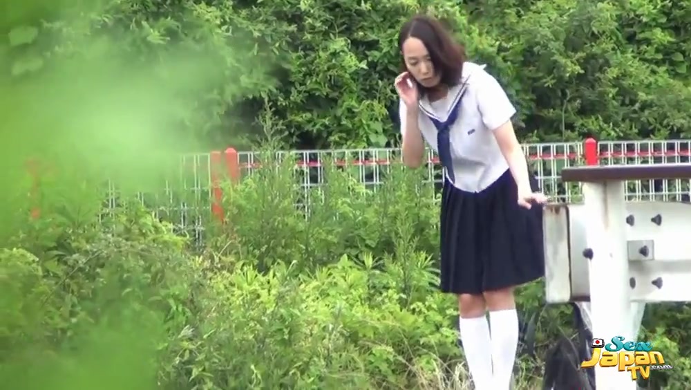 Pretty Misses In Passing 4 - SexJapanTV
