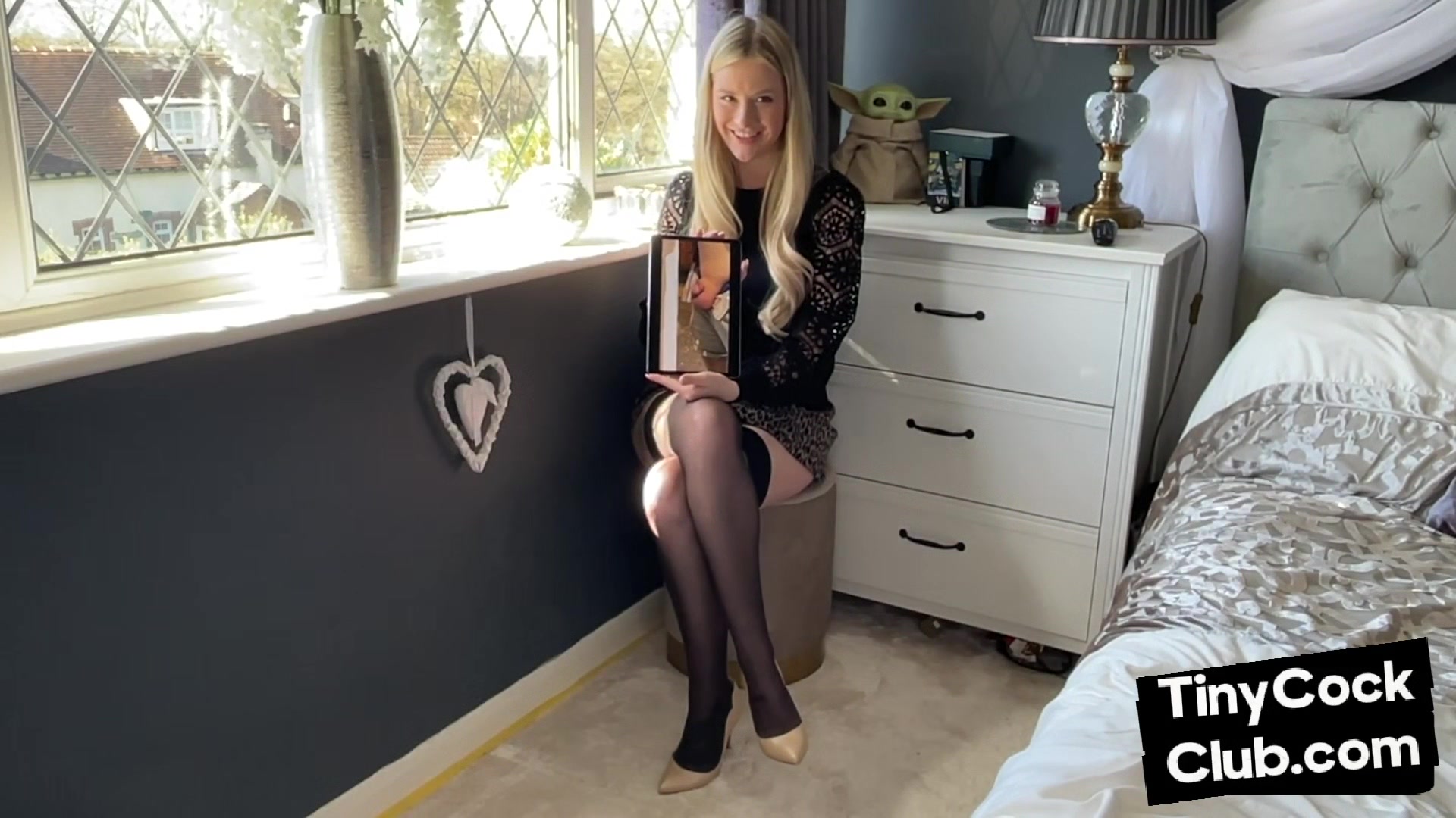 Solo SPH femina talks humiliative to pathetic small dickies