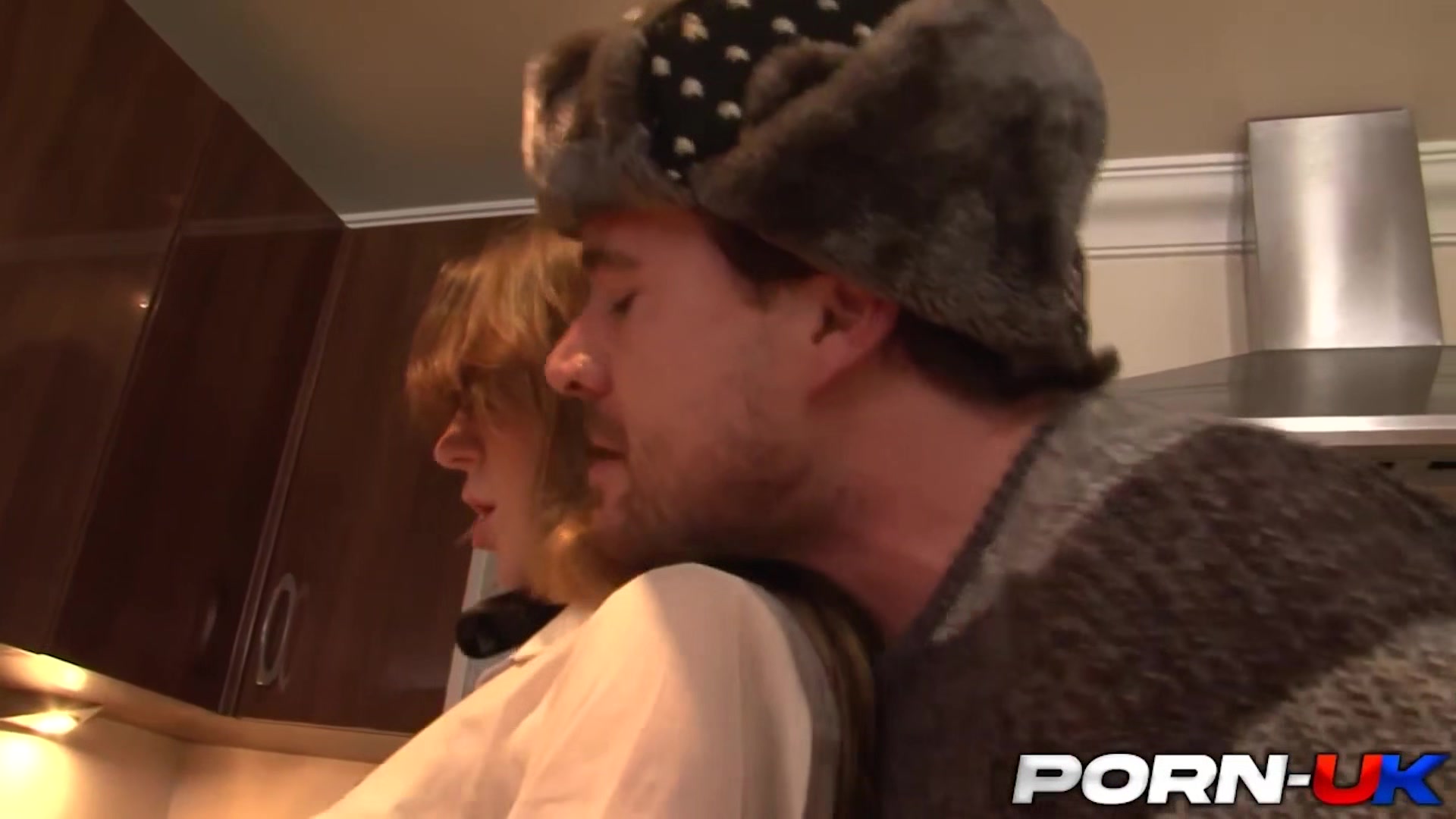 Cheating UK Wife Samantha Bentley Blows and Fucks The Delivery Guy