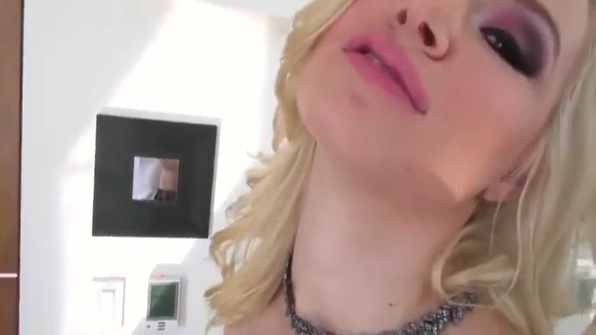 Blonde Goddess Is So Fucking Hot