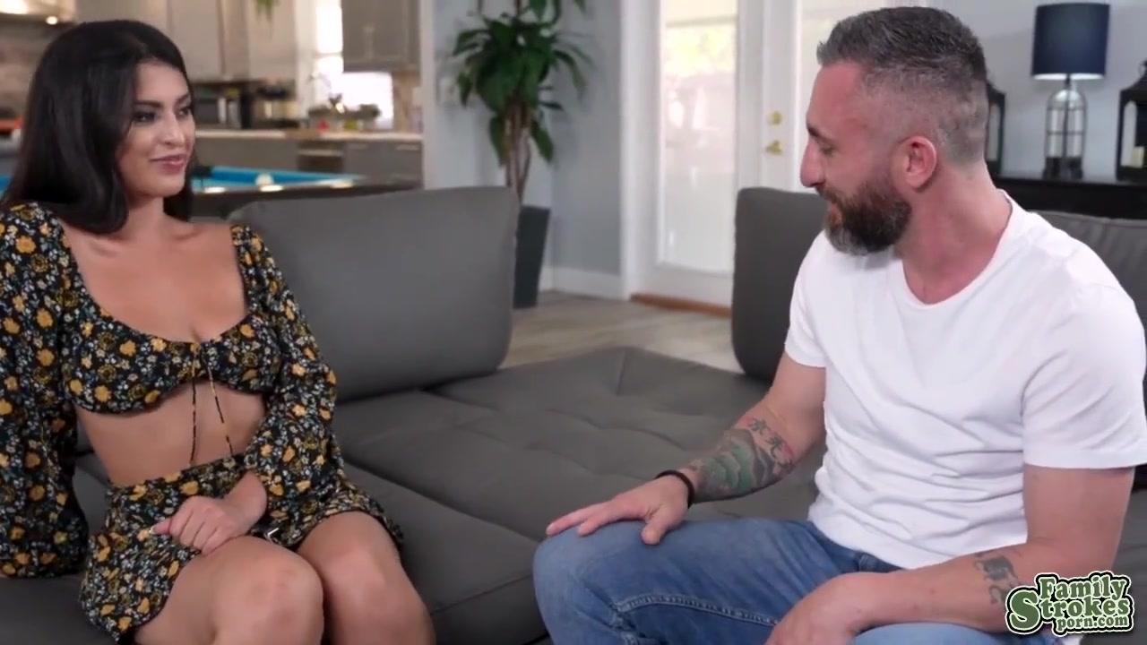 Sophia Leone - Comes Back For Ike Diezels Cock To Fuck