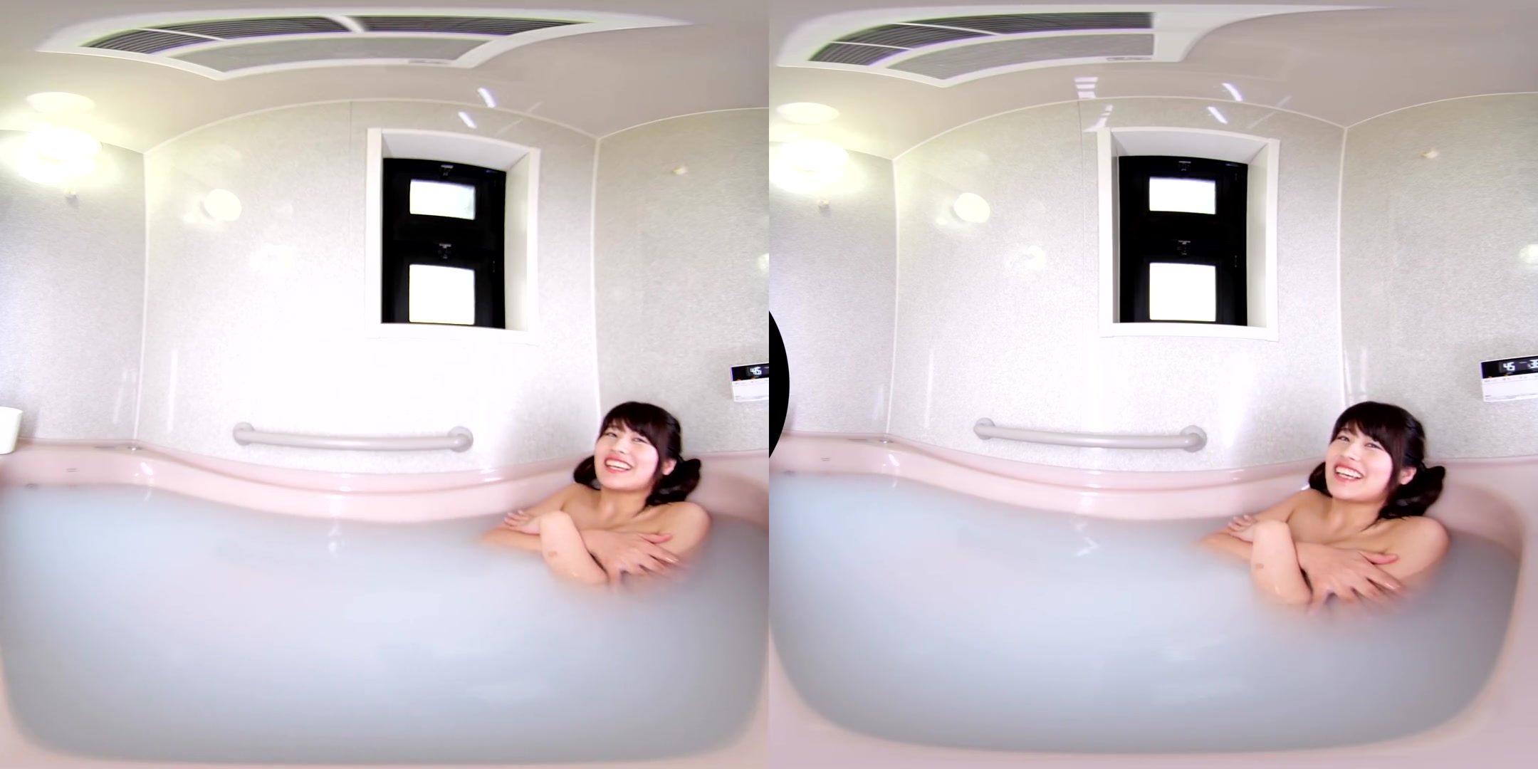 Yoshino Chitose Bathing with Yoshino Chitose - FANTASTICA