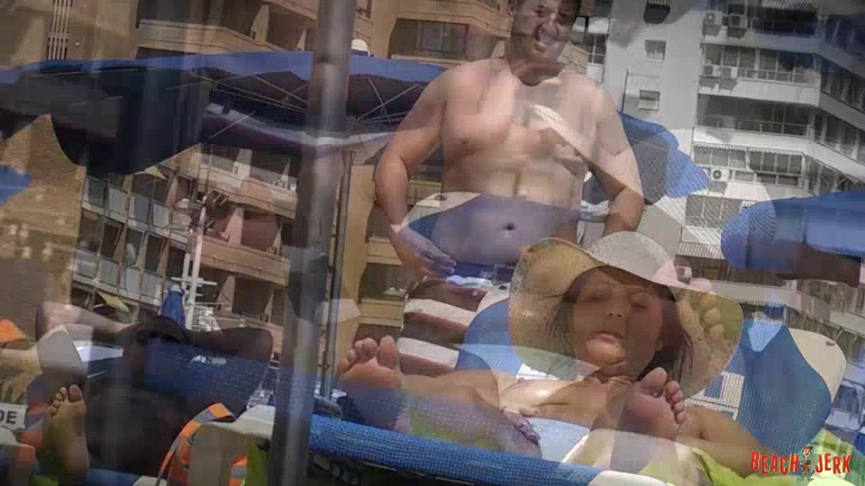 Boobs and sunbeds 07 - BeachJerk