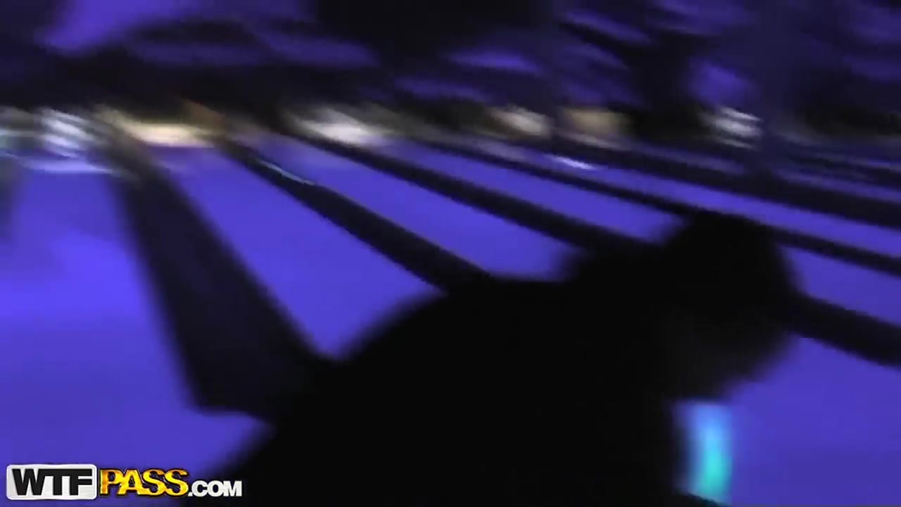 Man tries to seduce his GF to screw on camera