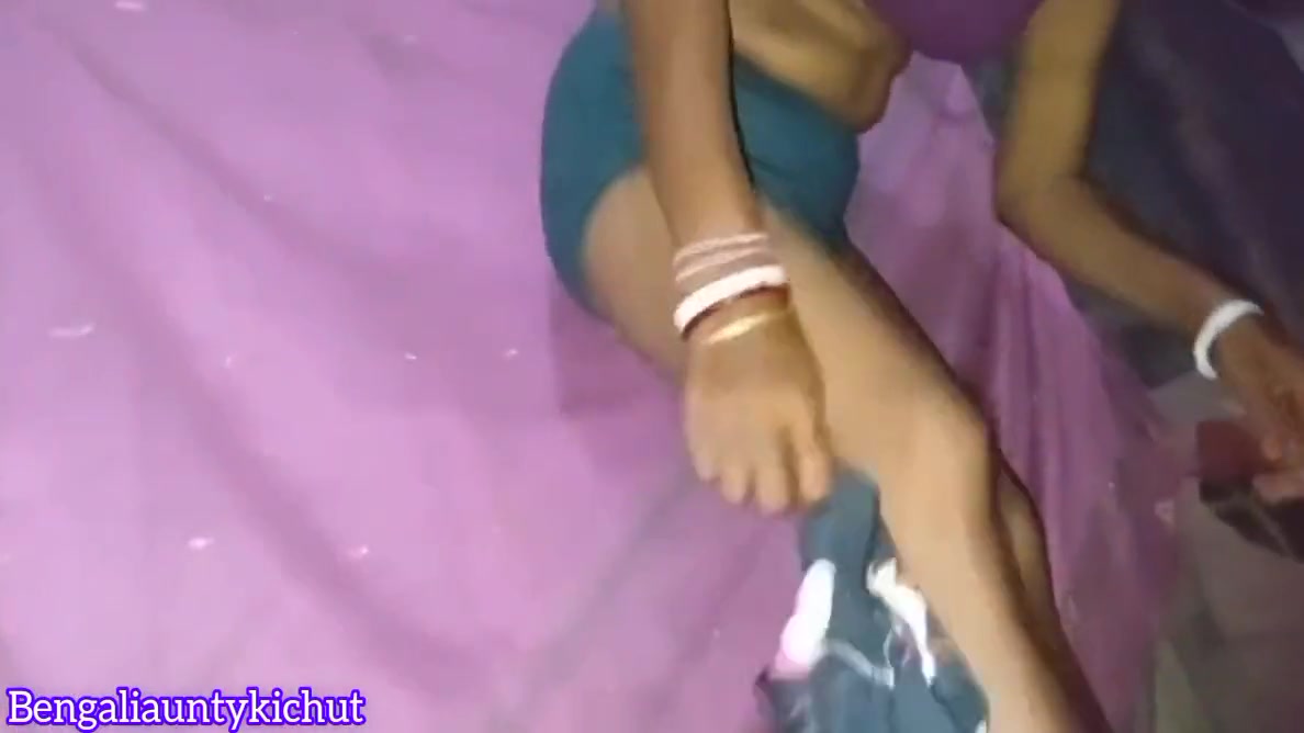 Penis Cover Dekar Mummy Ji Ke Sath Raat 3 Baje Chudai Ho Gaya Hi Nahin Chala By Bengaliauntykichut - Pat A