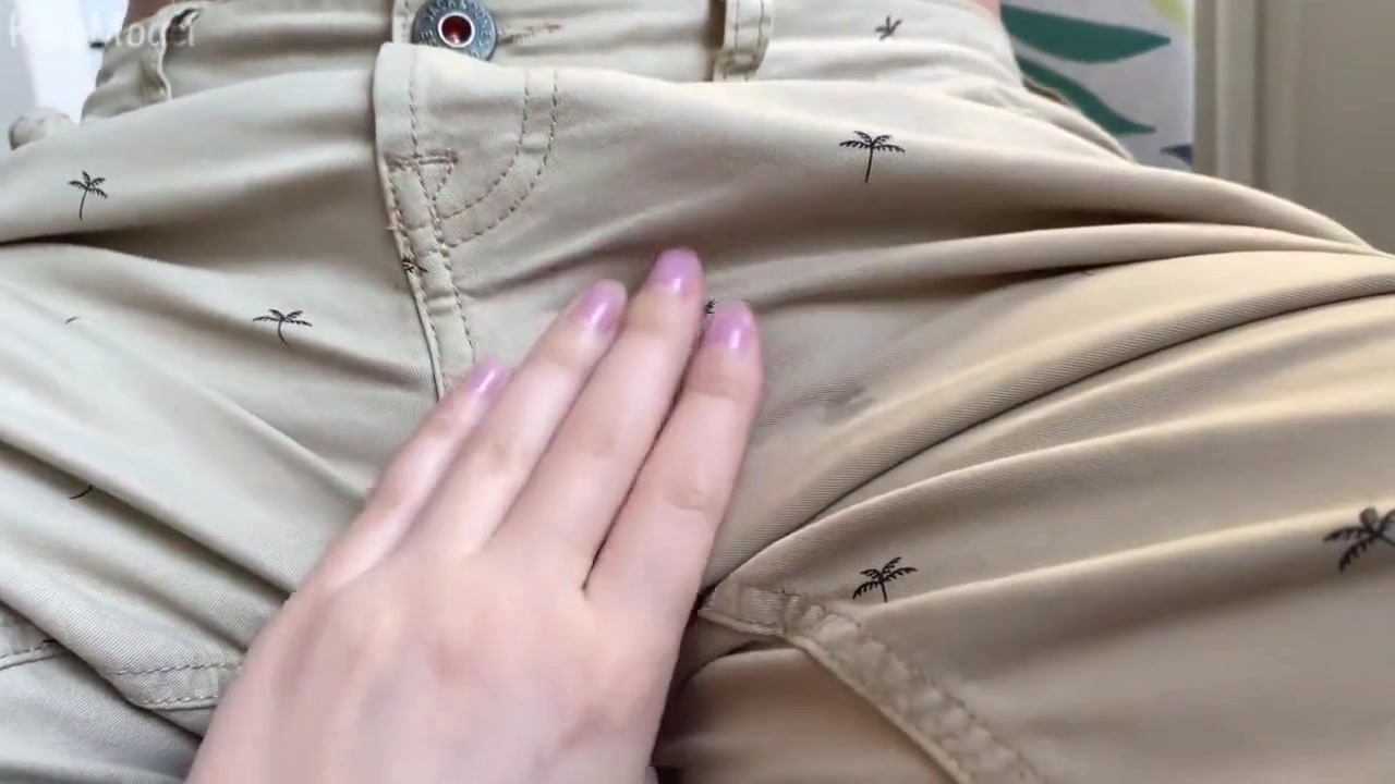 Kleo Model In Leokleo - Sex And Bj With My Boyfriend While He Plays The Computer