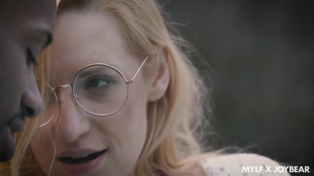 Blurry Sex Is Lit - MYLF