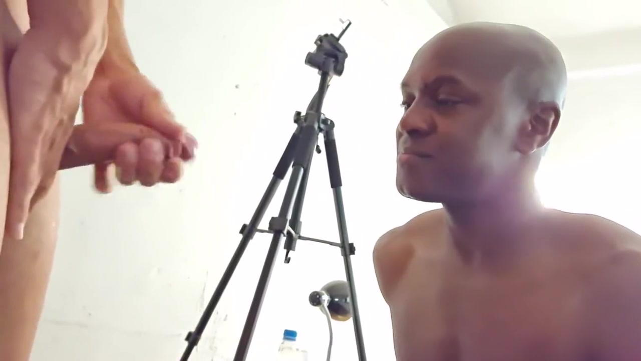Sucking And Swallowing Hung Italian Cum Payola E