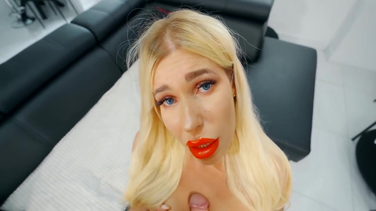 Glam Milf Face Sitting & Upside Down Throat Bulgeface Fuck