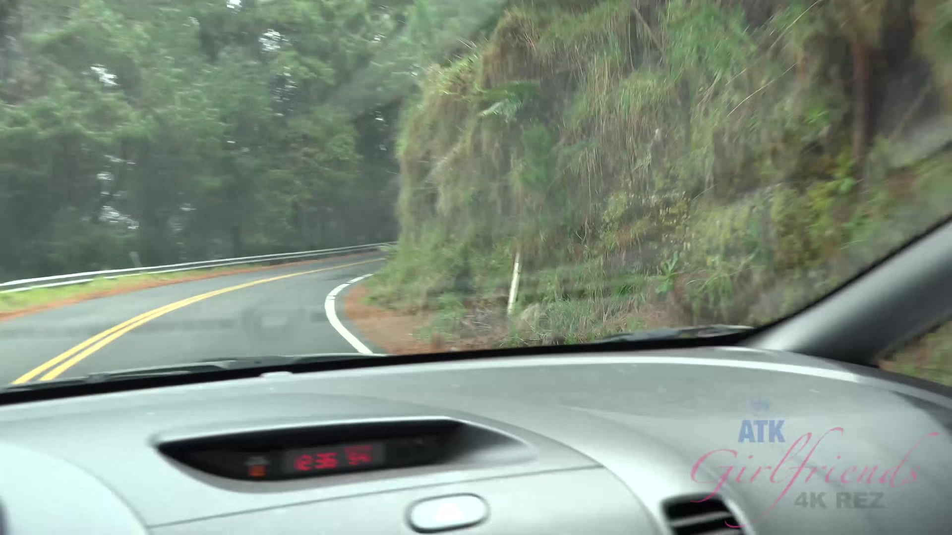 Virtual Vacation On Hawaii With Blonde Piper Perri 3/7