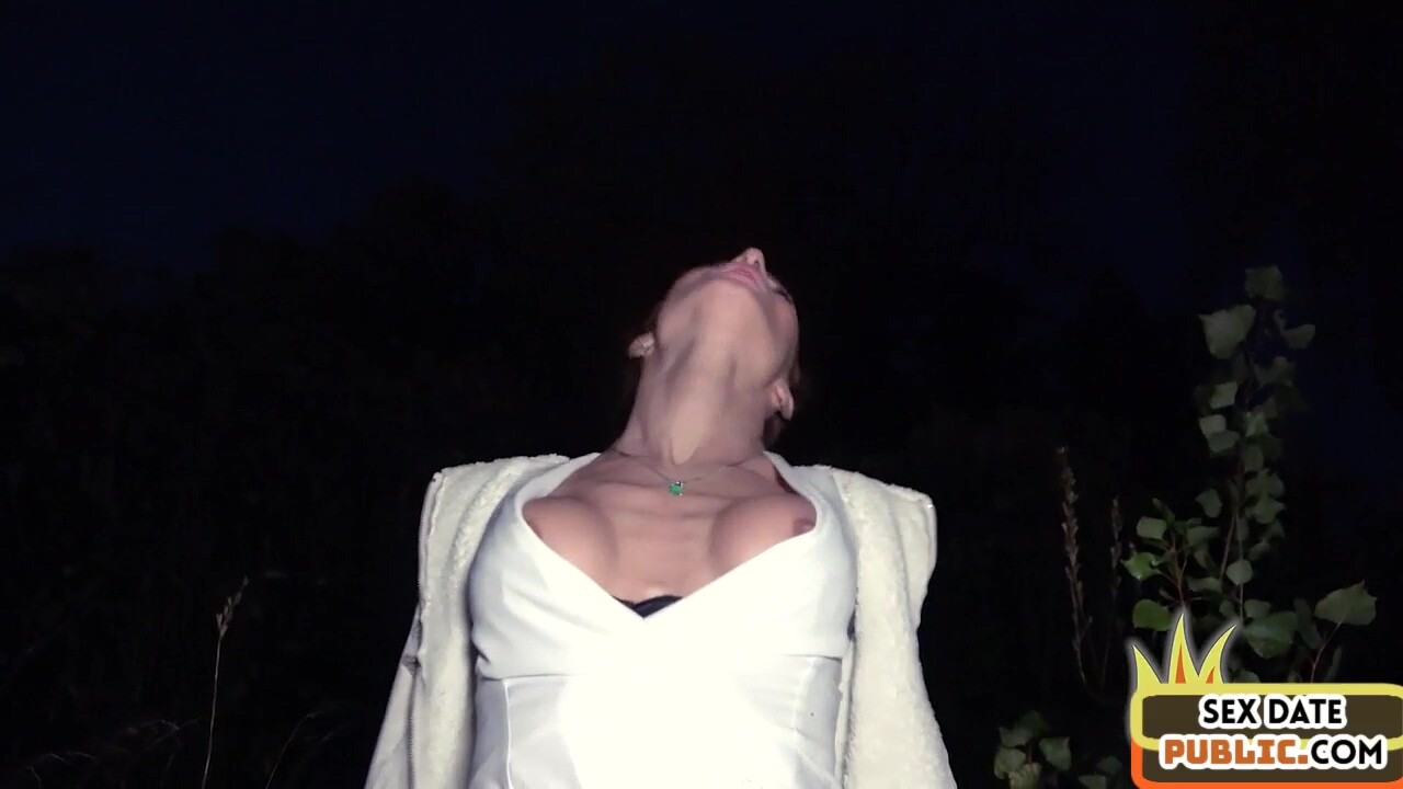Public amateur redhead skinny MILF fucked outdoor in POV