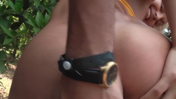 Brunette does a blowjob
