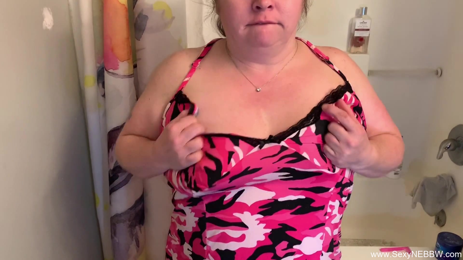 Sexy Bbw Bathroom Upshot Blowjob - Sexynebbw