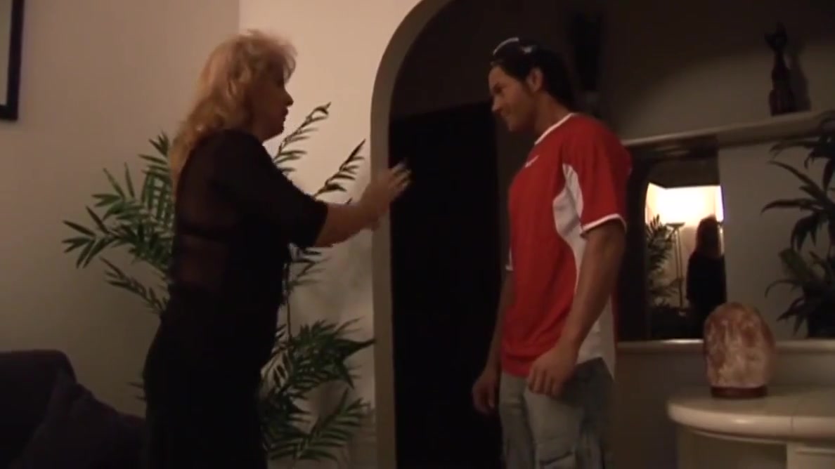 Blonde Milf Has A Real Big Cock Inside Her Pussy