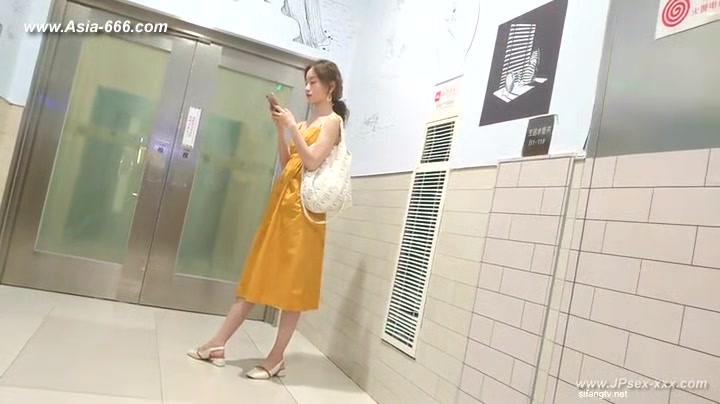 peeping chinese amateur upskirt.***