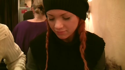 Foxy hotty sucks jocks in the restaurant