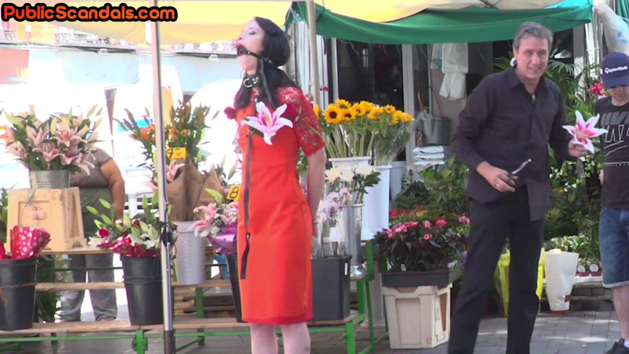Useless babe public fucked and mouthjizzed after 3some