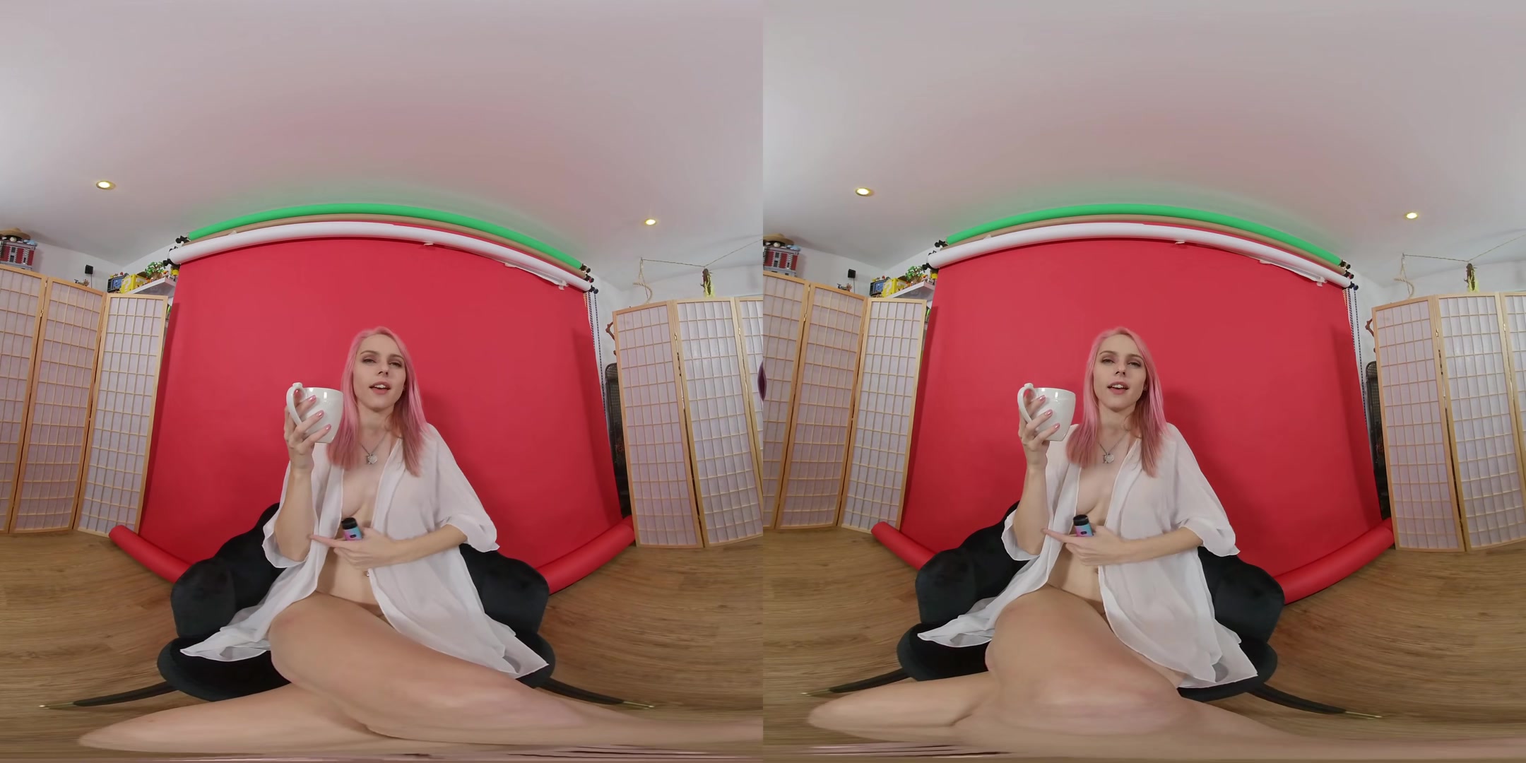 Chloe Toy - Vaping - VRSmokers