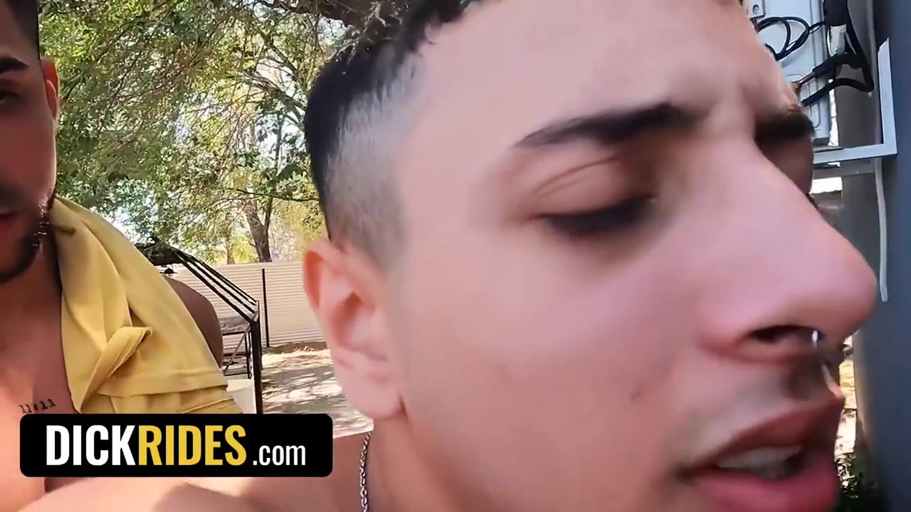 Fer Froma And Uriel Simon - Hunk Taxi Driver Breeds Cute Latino In The Middle Of A Park - Dick Rides