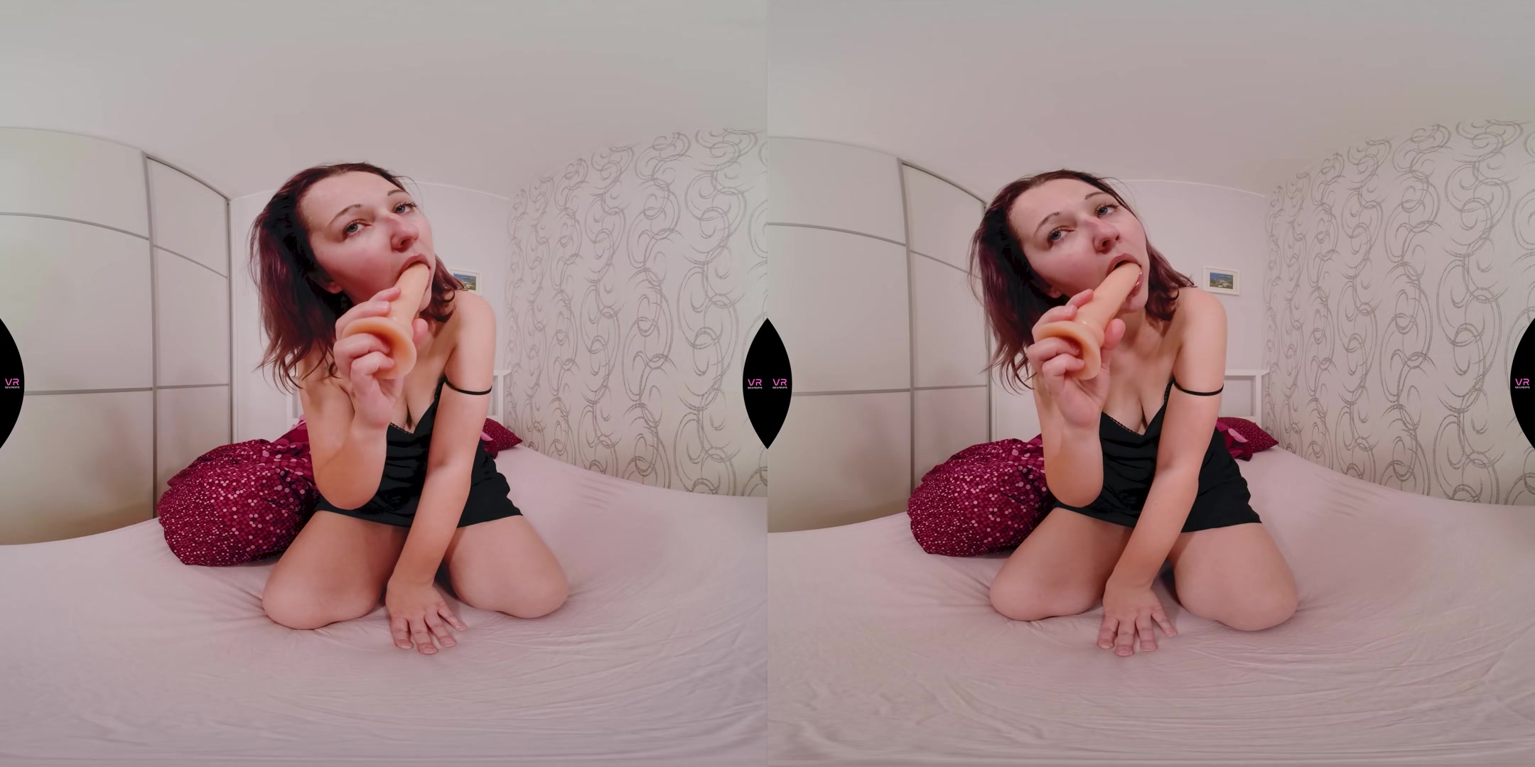 Big Boobies Amateur Plays With Dildo - VRSexperts