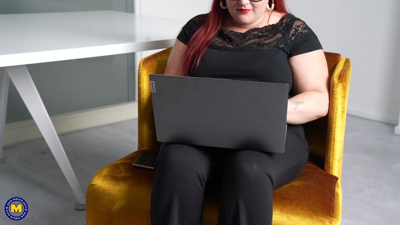 Sabine Is A Hot Curvy Milf Manager That Fucks Her Intern At The Office - MatureNl