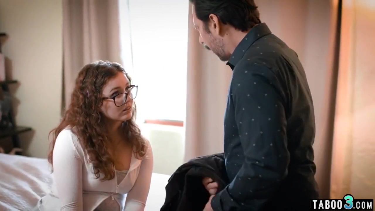 Tommy Pistol And Leana Lovings - Guy Nailing Associates Coed Stepdaughter