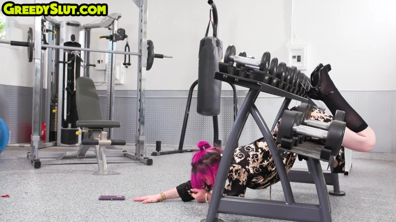Stuck pinkhair TS analfucked by gym guy