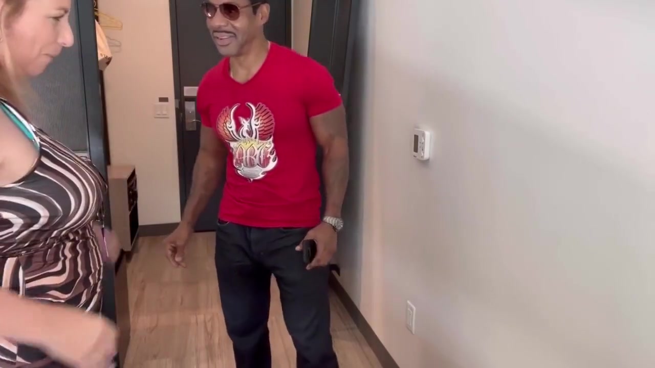 King Cobra Takes Hot Thick Milf Pawg Danni Jones Bbc Virginity