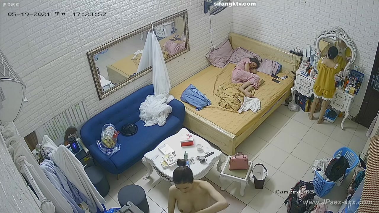 chinese girls dormitory.3