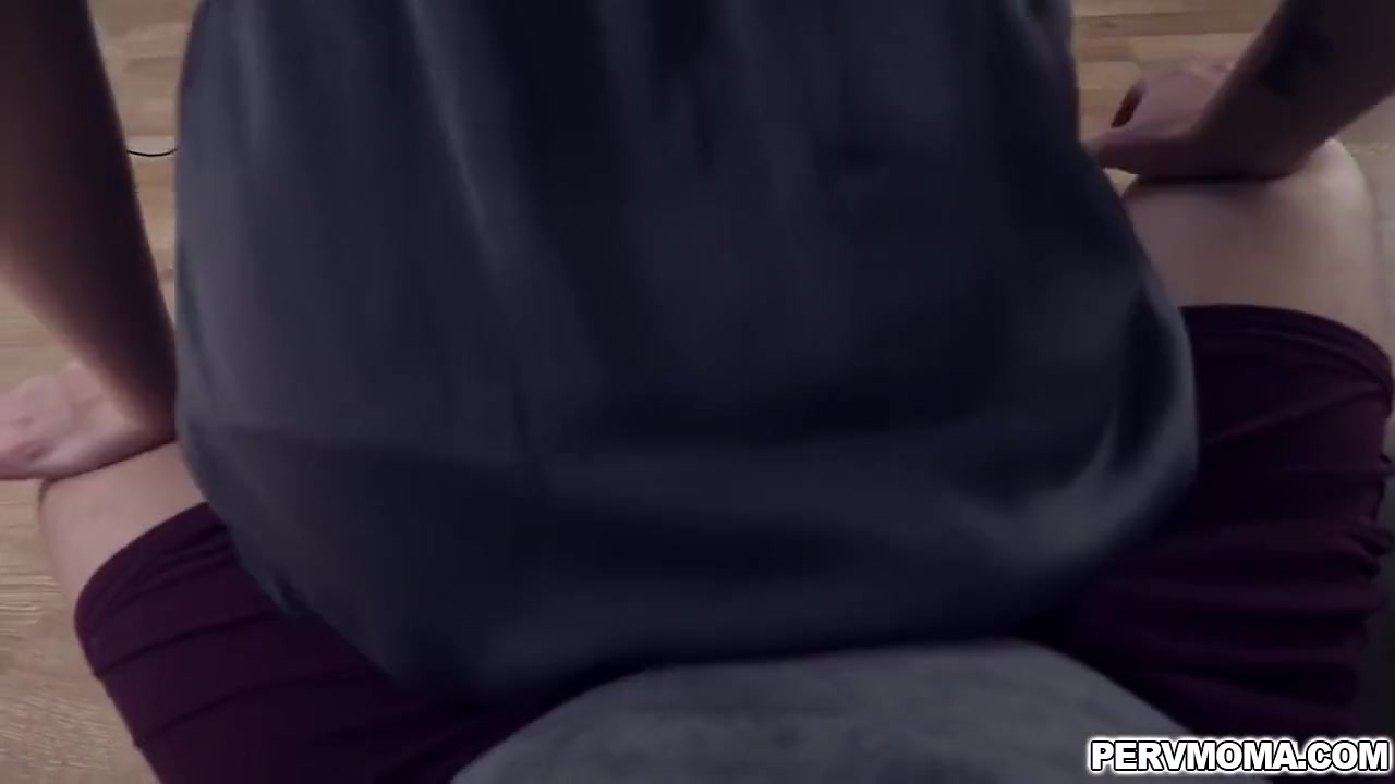 Jay Rock - Seductress Latina Milf Shows Her Sexy Moves