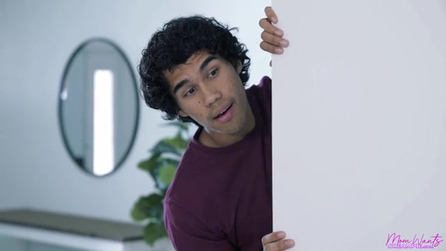 Stepmom Cleans My Dick - S4:E3 - Momlover