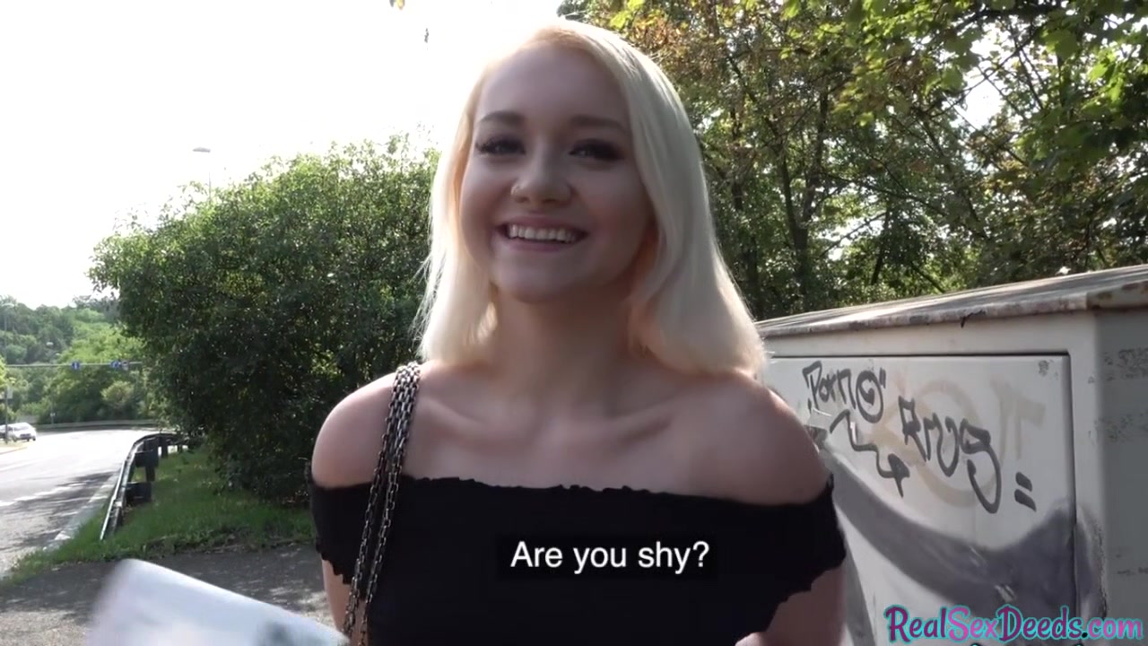 POV Czech teen4cash enjoys outdoor sex after flashing